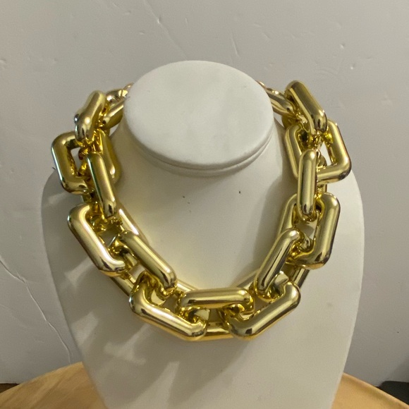 Gold Chunky Chain Necklace - Picture 5 of 7